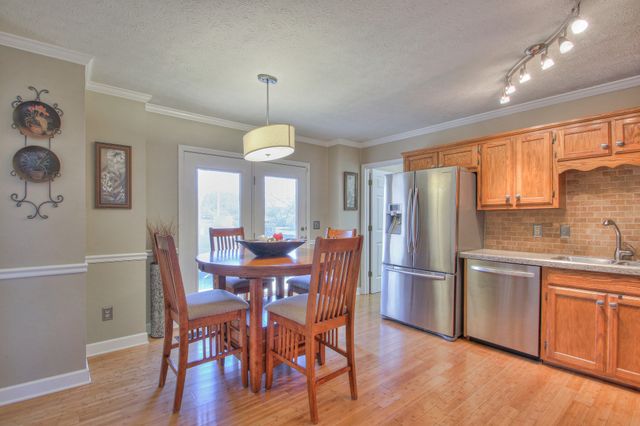 933 Lakeview Ct, Gallatin, TN 37066