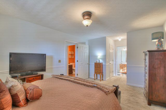 933 Lakeview Ct, Gallatin, TN 37066