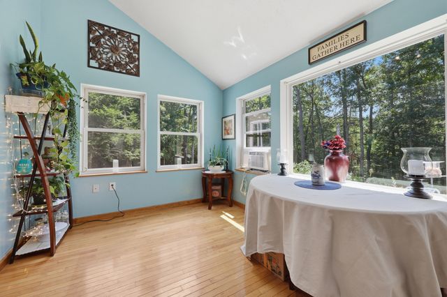 10 Evergreen Drive, Hampstead, NH 03841