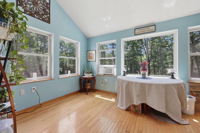 10 Evergreen Drive, Hampstead, NH 03841