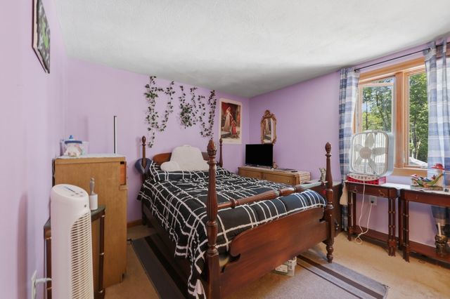 10 Evergreen Drive, Hampstead, NH 03841