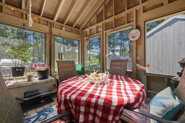 10 Evergreen Drive, Hampstead, NH 03841