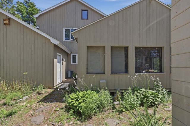 10 Evergreen Drive, Hampstead, NH 03841