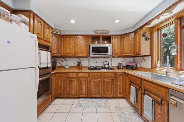 10 Evergreen Drive, Hampstead, NH 03841