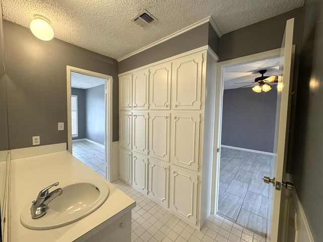 2405 Stutz Place, Midland, TX 79705