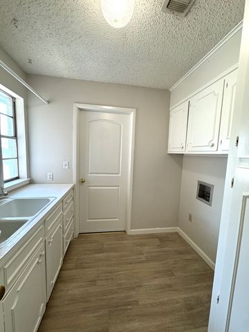 2405 Stutz Place, Midland, TX 79705