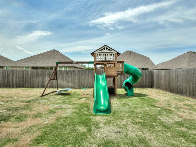 2517 Kathleens Crossing, Yukon, OK 73099