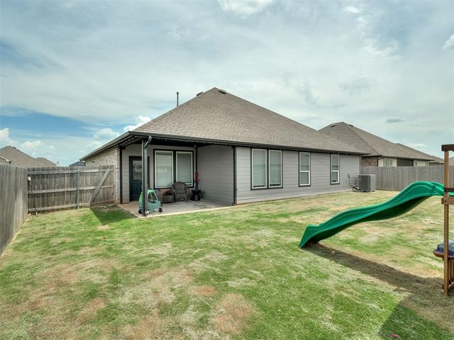 2517 Kathleens Crossing, Yukon, OK 73099