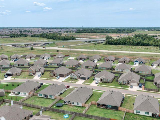 2517 Kathleens Crossing, Yukon, OK 73099