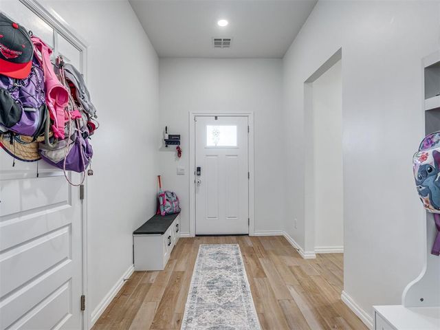 2517 Kathleens Crossing, Yukon, OK 73099