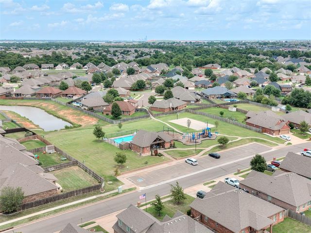 2517 Kathleens Crossing, Yukon, OK 73099