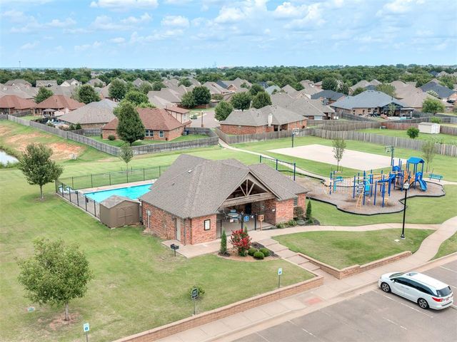 2517 Kathleens Crossing, Yukon, OK 73099