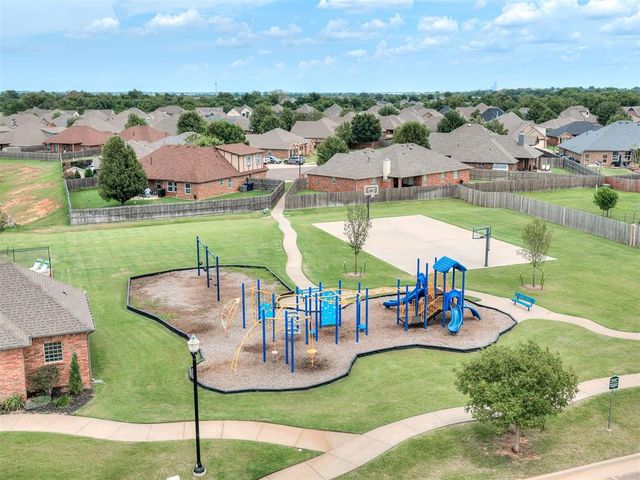 2517 Kathleens Crossing, Yukon, OK 73099