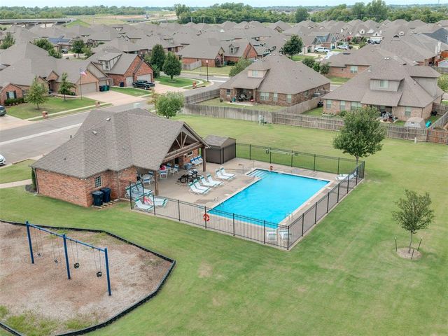 2517 Kathleens Crossing, Yukon, OK 73099