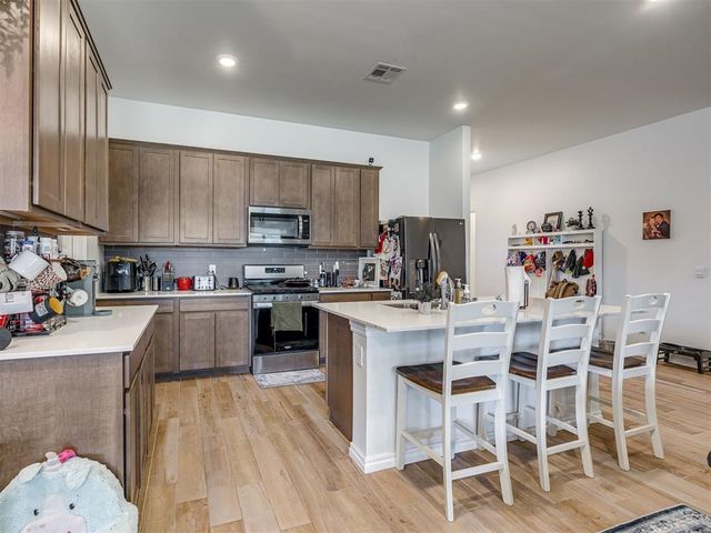 2517 Kathleens Crossing, Yukon, OK 73099