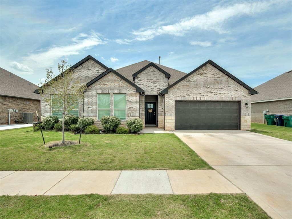 2517 Kathleens Crossing, Yukon, OK 73099