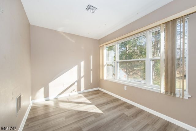 18 Bristol Ct, Lincoln Park Boro, NJ 07035