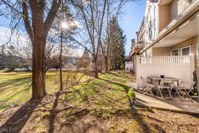 18 Bristol Ct, Lincoln Park Boro, NJ 07035