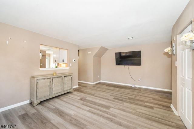 18 Bristol Ct, Lincoln Park Boro, NJ 07035