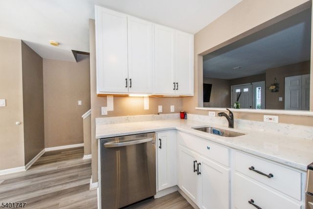 18 Bristol Ct, Lincoln Park Boro, NJ 07035