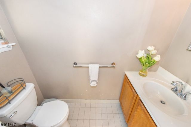 18 Bristol Ct, Lincoln Park Boro, NJ 07035