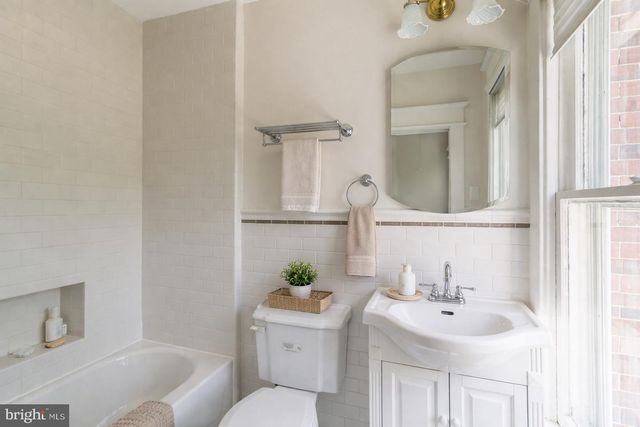 3110 18TH ST NW, Washington, DC 20010
