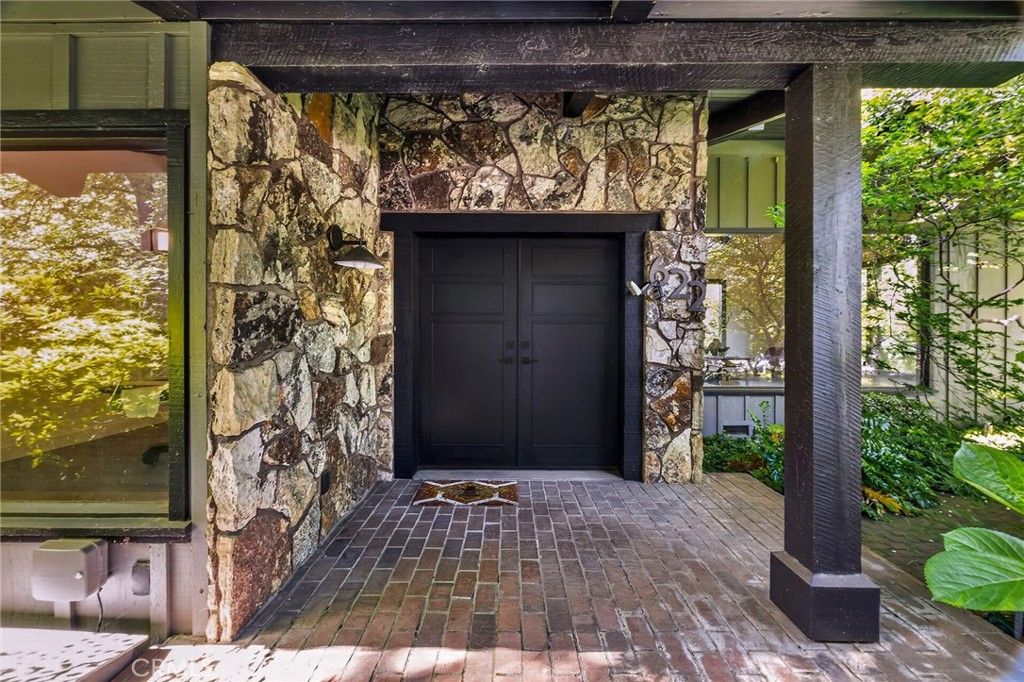 Image 2 of property listing at 622 Paseo Companeros, Chico, CA 95928