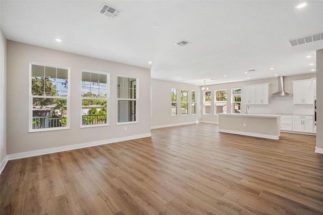 741 58TH AVENUE NE, St Petersburg, FL 33703