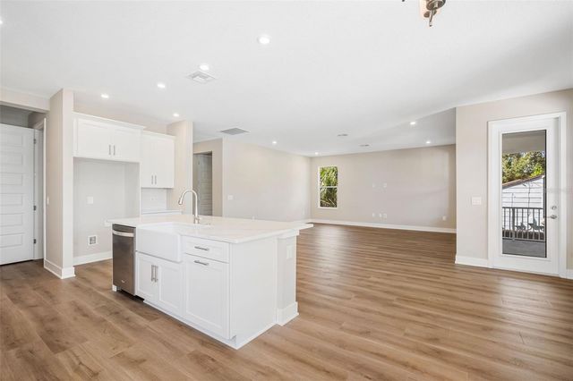 741 58TH AVENUE NE, St Petersburg, FL 33703