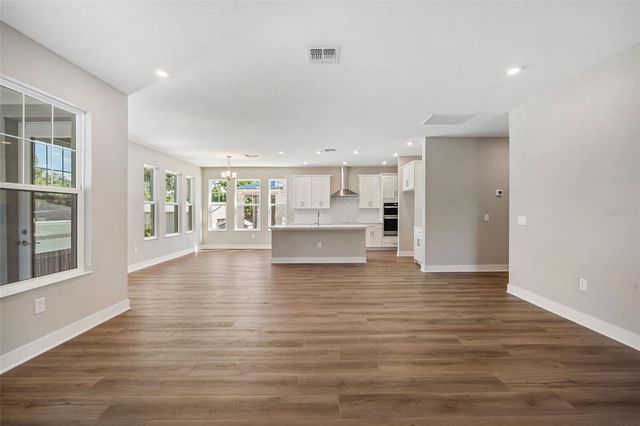 741 58TH AVENUE NE, St Petersburg, FL 33703