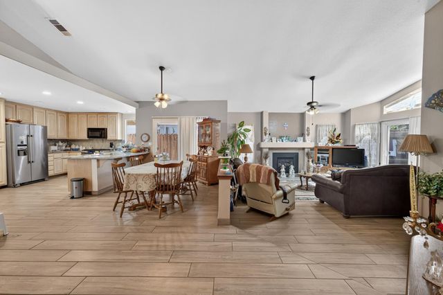 166 Copper Leaf Way, Sacramento, CA 95838
