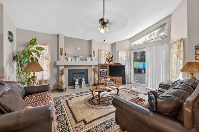 166 Copper Leaf Way, Sacramento, CA 95838