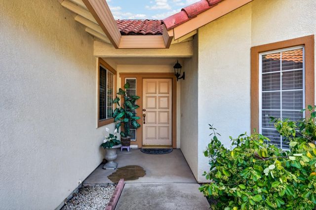 166 Copper Leaf Way, Sacramento, CA 95838