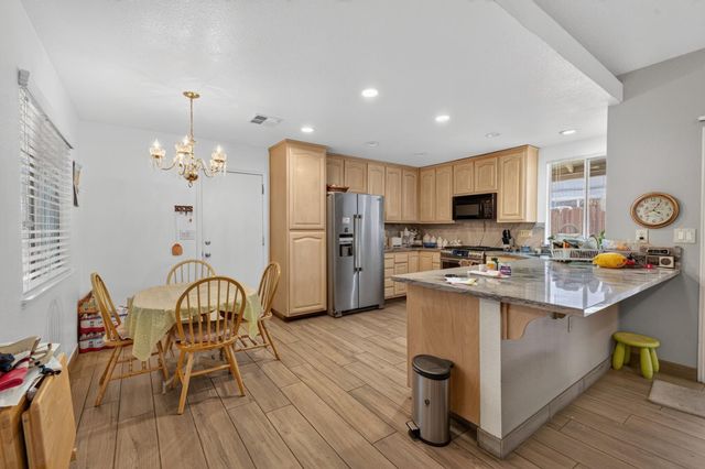 166 Copper Leaf Way, Sacramento, CA 95838