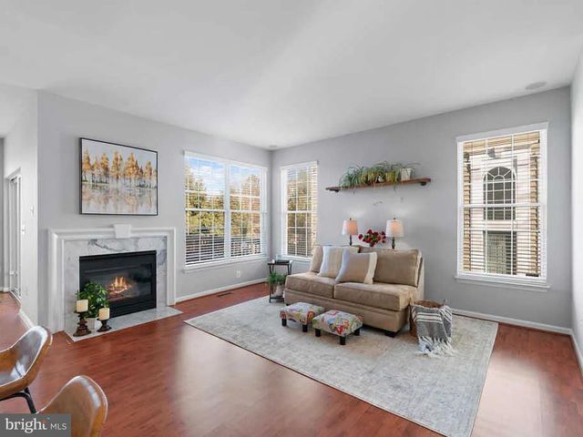 47326 STERDLEY FALLS TER, Sterling, VA 20165