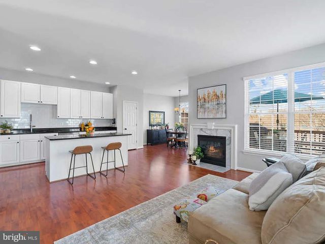 47326 STERDLEY FALLS TER, Sterling, VA 20165