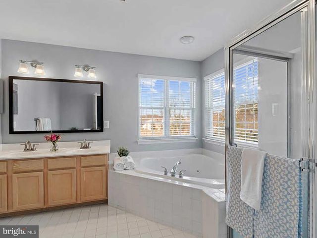 47326 STERDLEY FALLS TER, Sterling, VA 20165