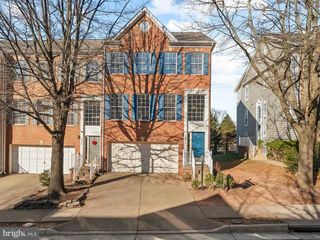 47326 STERDLEY FALLS TER, Sterling, VA 20165