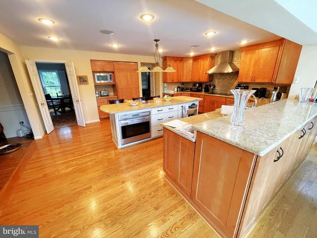 13209 LANTERN HOLLOW DR, North Potomac, MD 20878