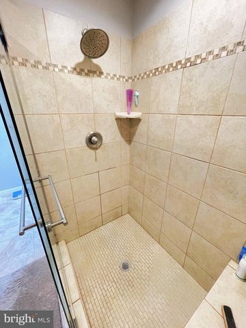13209 LANTERN HOLLOW DR, North Potomac, MD 20878