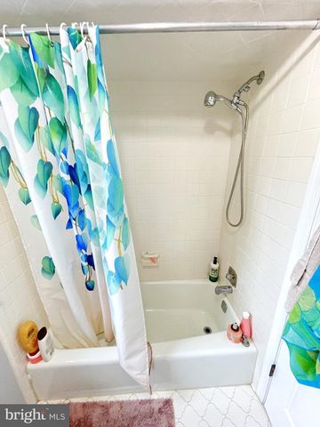 13209 LANTERN HOLLOW DR, North Potomac, MD 20878