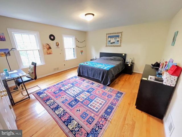 13209 LANTERN HOLLOW DR, North Potomac, MD 20878