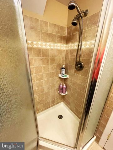 13209 LANTERN HOLLOW DR, North Potomac, MD 20878