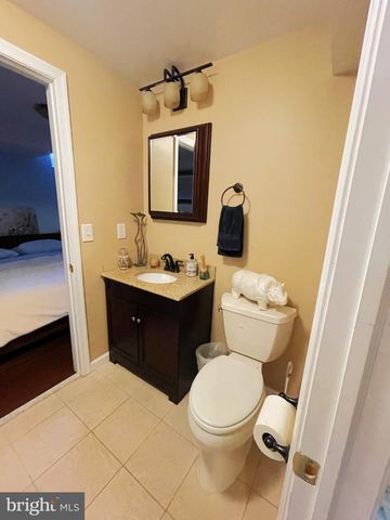 13209 LANTERN HOLLOW DR, North Potomac, MD 20878