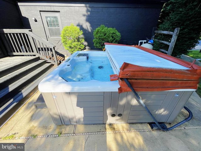 13209 LANTERN HOLLOW DR, North Potomac, MD 20878