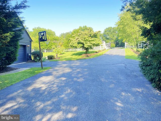 13209 LANTERN HOLLOW DR, North Potomac, MD 20878