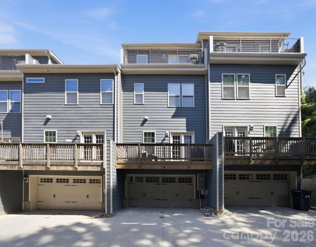 1321 Queen Lyon Court, Charlotte, NC 28205