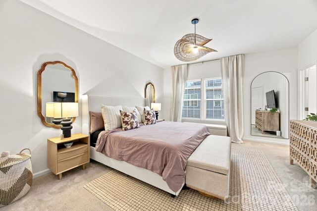 1321 Queen Lyon Court, Charlotte, NC 28205