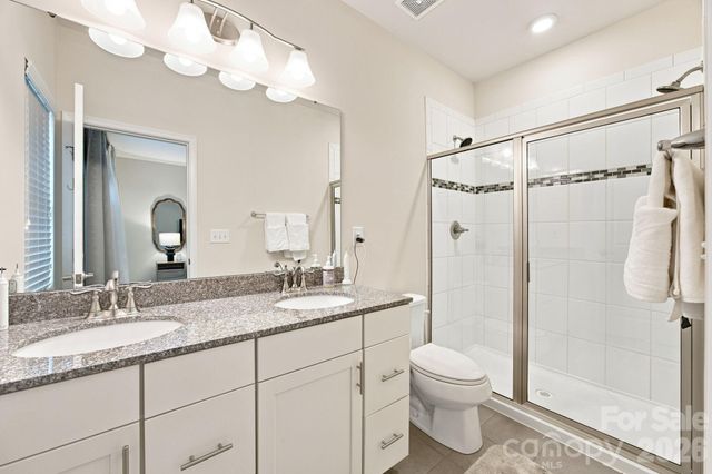 1321 Queen Lyon Court, Charlotte, NC 28205