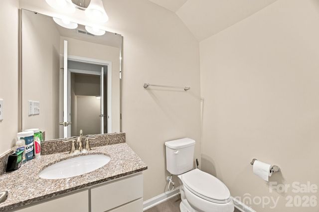 1321 Queen Lyon Court, Charlotte, NC 28205